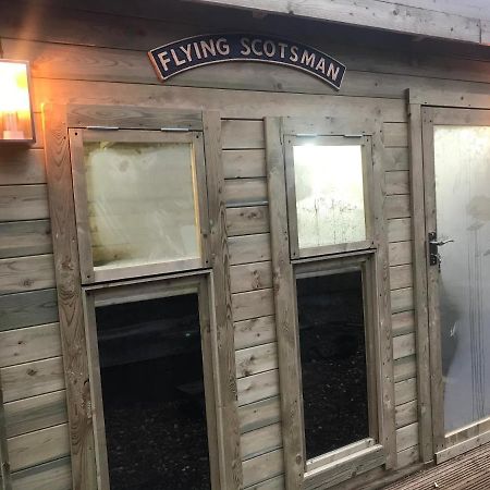 Cheddleton Hot Tub Hide Away Near Alton Towers Staffordshire酒店 外观 照片