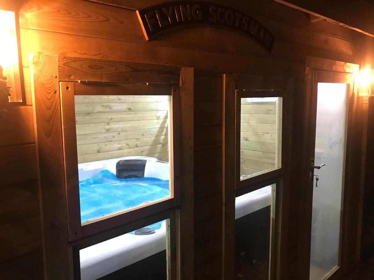 Cheddleton Hot Tub Hide Away Near Alton Towers Staffordshire酒店 外观 照片