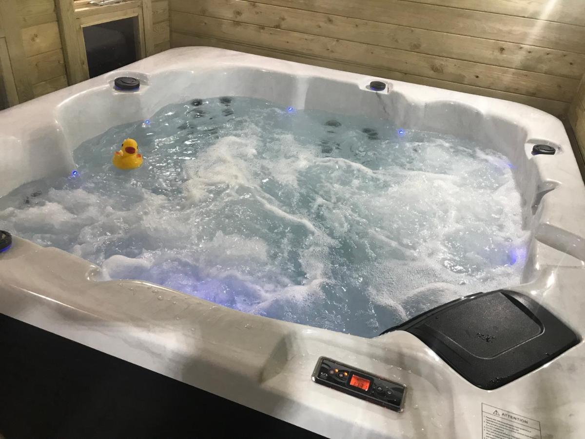 Cheddleton Hot Tub Hide Away Near Alton Towers Staffordshire酒店 外观 照片